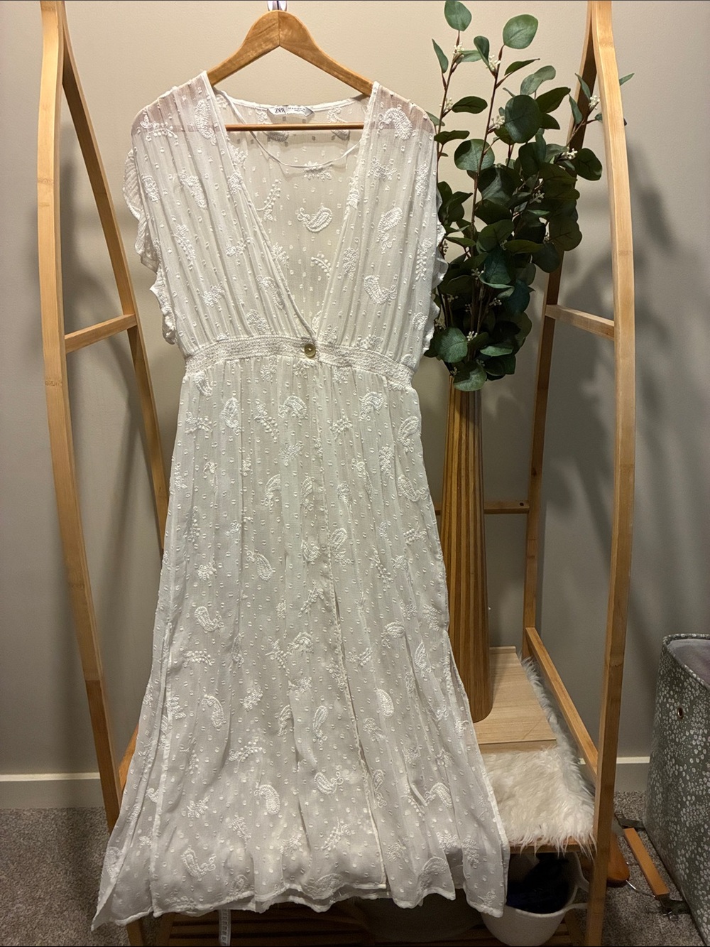 Zara White Embroidered Maxi Sheer Dress with V-Neck a260